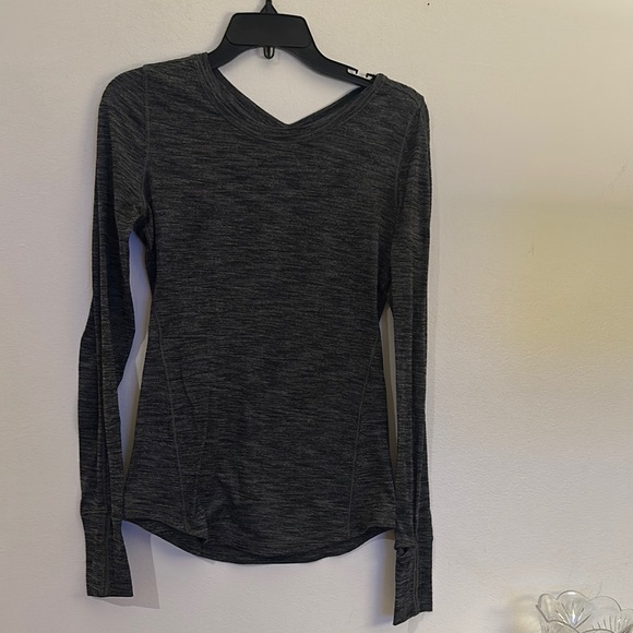 lululemon athletica Tops - Lululemon Athletica Gray Fitted Long Sleeve Top - Good used condition